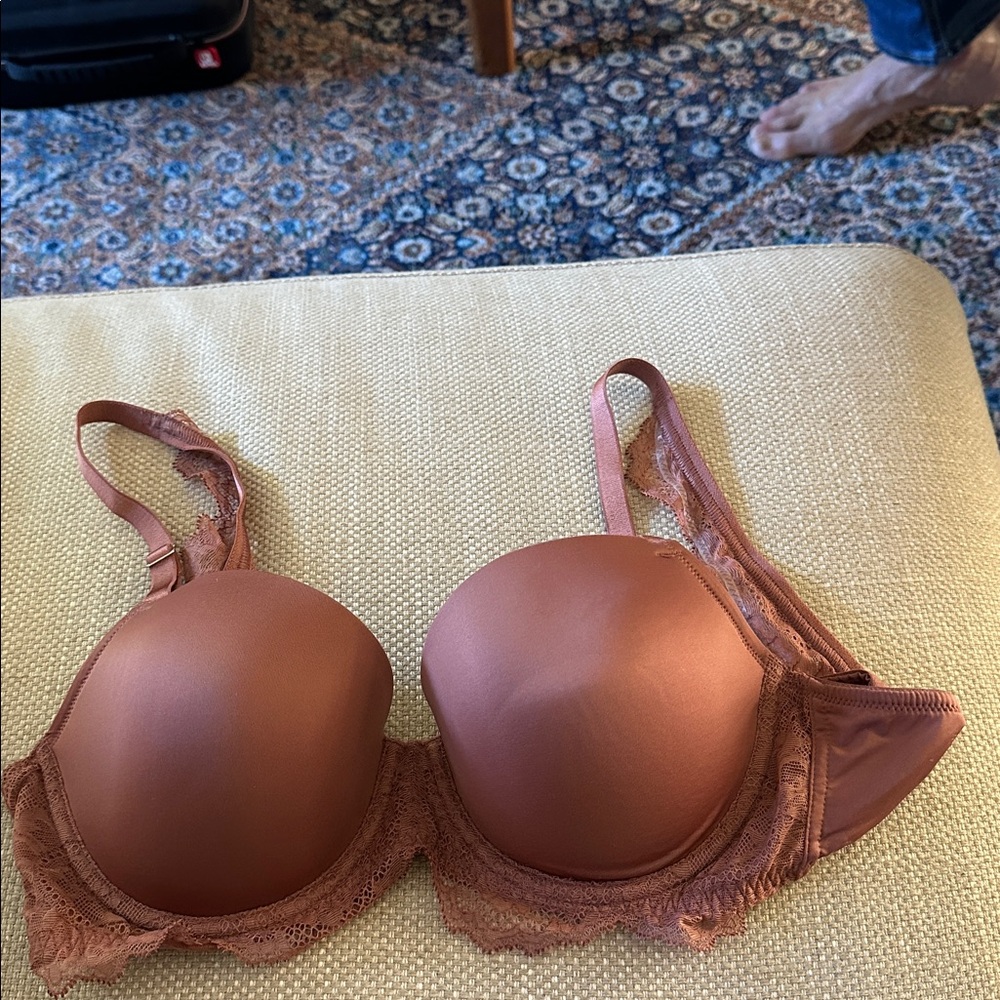 Victoria's Secret Mauve Lace Bra